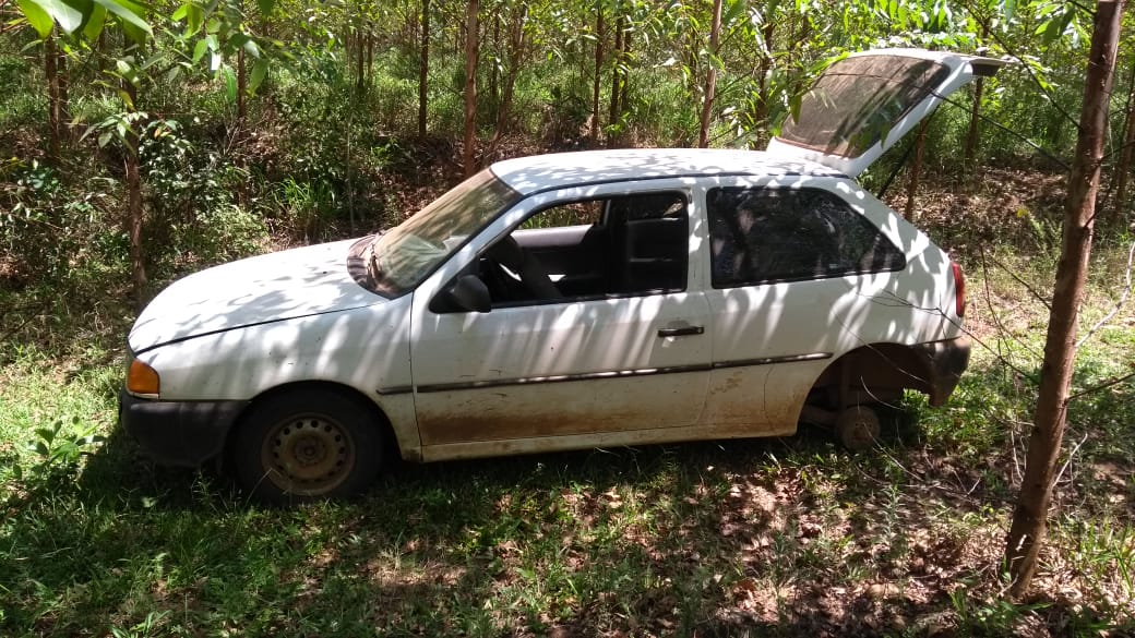 Carro foi encontrado abandonado no interior do município